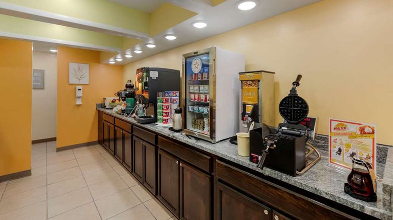 <b>Quality Inn Restaurant</b>. Images powered by <a href="https://iceportal.shijigroup.com/" title="IcePortal" target="_blank">IcePortal</a>.