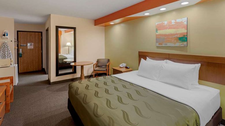 <b>Quality Inn Room</b>. Images powered by <a href="https://iceportal.shijigroup.com/" title="IcePortal" target="_blank">IcePortal</a>.