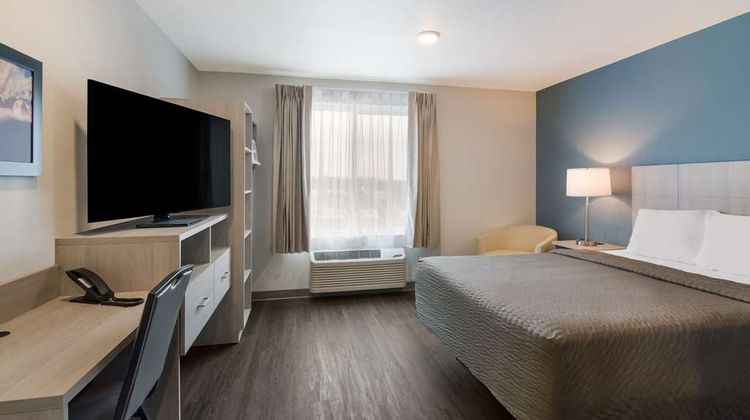WoodSpring Suites Morrisville Room