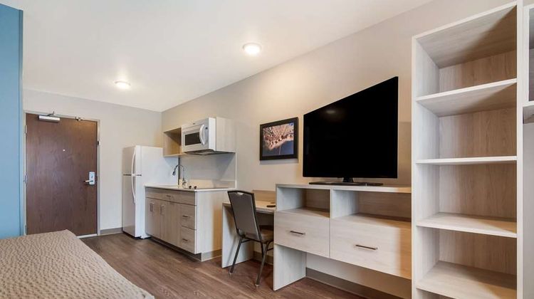 WoodSpring Suites Morrisville Room