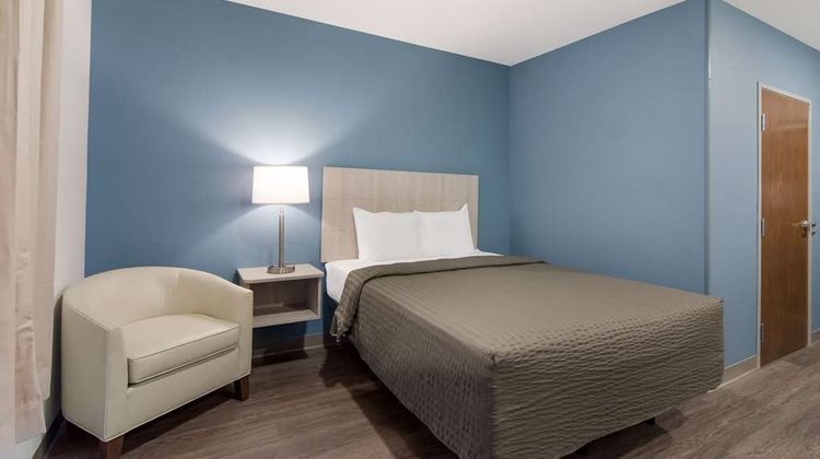 WoodSpring Suites Morrisville Room
