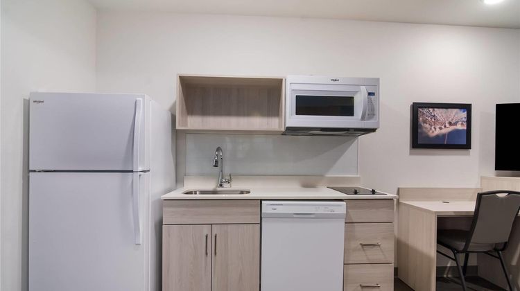 WoodSpring Suites Morrisville Room