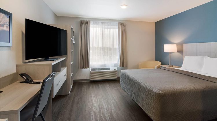 WoodSpring Suites Morrisville Room