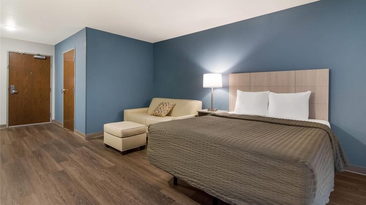 WoodSpring Suites Morrisville Room