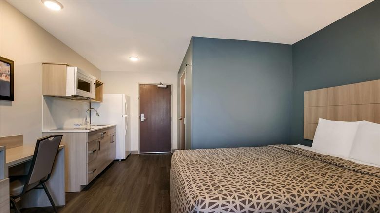 <b>WoodSpring Suites Knoxville West Room</b>. Images powered by <a href="https://iceportal.shijigroup.com/" title="IcePortal" target="_blank">IcePortal</a>.