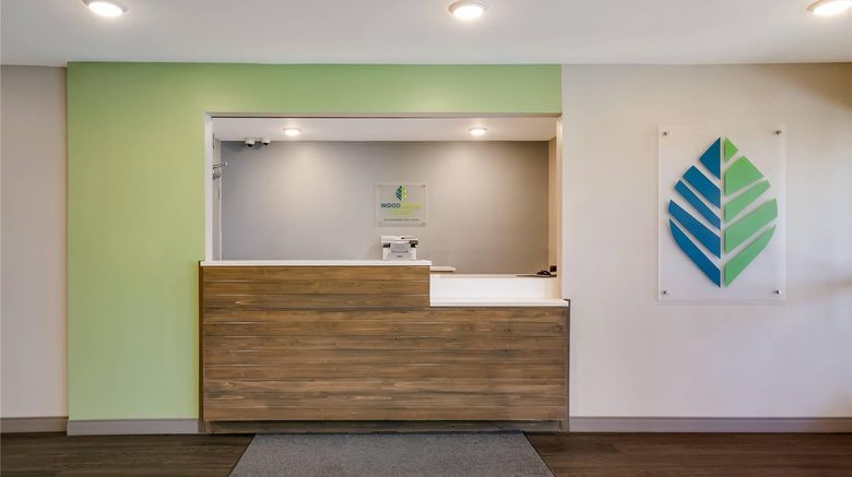 <b>WoodSpring Suites Knoxville West Lobby</b>. Images powered by <a href="https://iceportal.shijigroup.com/" title="IcePortal" target="_blank">IcePortal</a>.