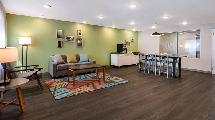 WoodSpring Suites Knoxville West Lobby