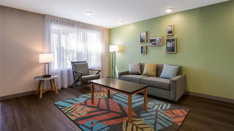 WoodSpring Suites Knoxville West Lobby
