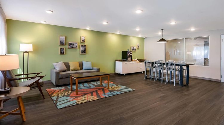 WoodSpring Suites Knoxville West Lobby