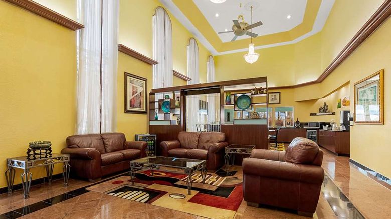<b>Quality Inn & Suites Houston Lobby</b>. Images powered by <a href="https://iceportal.shijigroup.com/" title="IcePortal" target="_blank">IcePortal</a>.