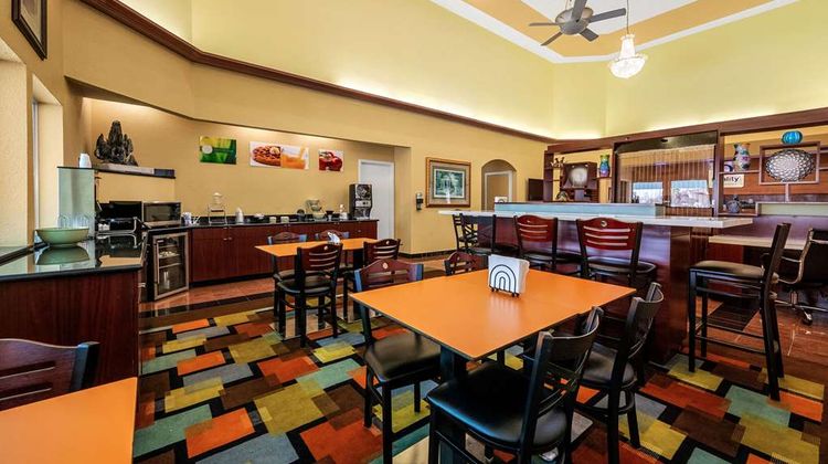 Quality Inn & Suites Houston Restaurant