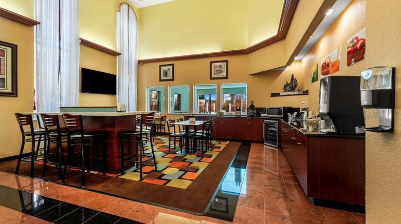 <b>Quality Inn & Suites Houston Restaurant</b>. Images powered by <a href="https://iceportal.shijigroup.com/" title="IcePortal" target="_blank">IcePortal</a>.