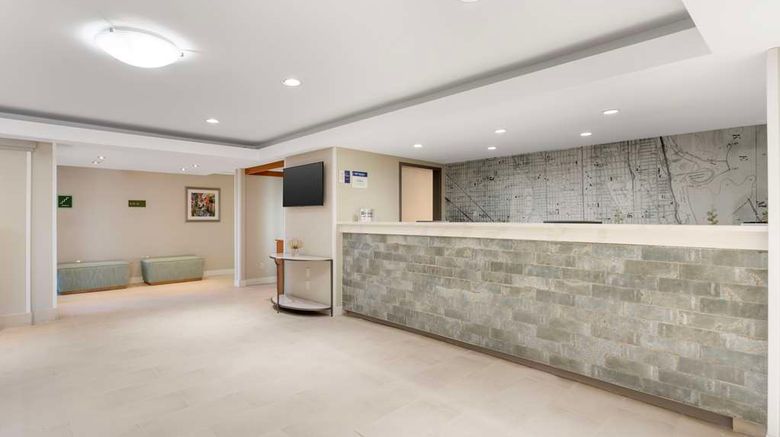 <b>Best Western Chicagoland Inn & Suites Lobby</b>. Images powered by <a href="https://iceportal.shijigroup.com/" title="IcePortal" target="_blank">IcePortal</a>.