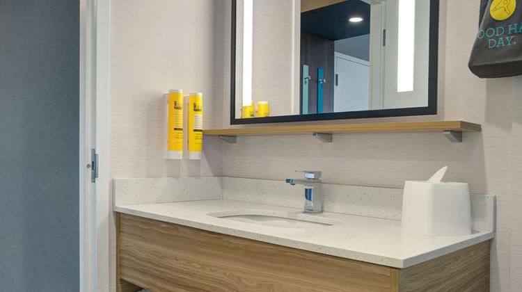 Tru by Hilton Toronto Airport West Room