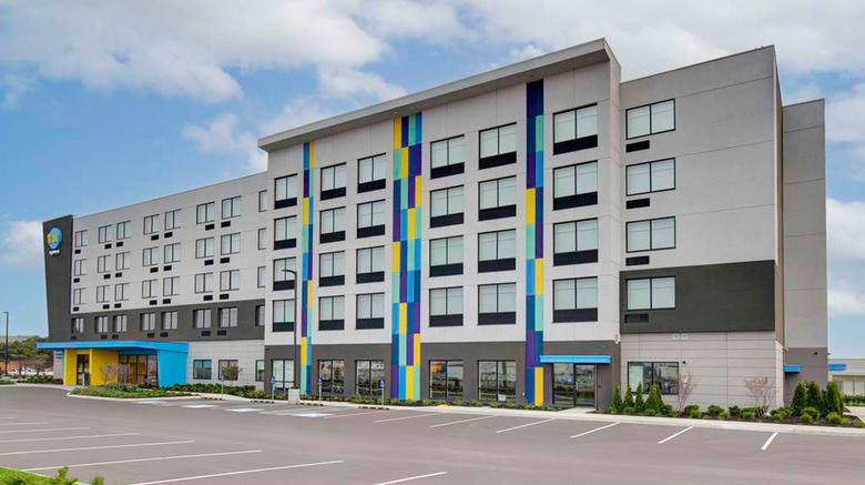 <b>Tru by Hilton Toronto Airport West Exterior</b>. Images powered by <a href="https://iceportal.shijigroup.com/" title="IcePortal" target="_blank">IcePortal</a>.