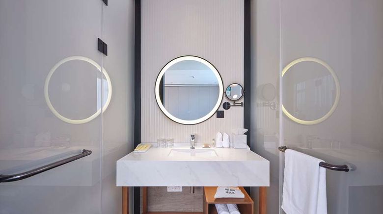 <b>Hilton Garden Inn Xixi Zijingang Room</b>. Images powered by <a href="https://iceportal.shijigroup.com/" title="IcePortal" target="_blank">IcePortal</a>.