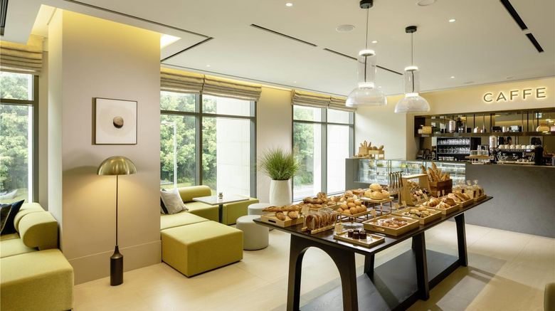 <b>DoubleTree by Hilton Seoul Pangyo Restaurant</b>. Images powered by <a href="https://iceportal.shijigroup.com/" title="IcePortal" target="_blank">IcePortal</a>.