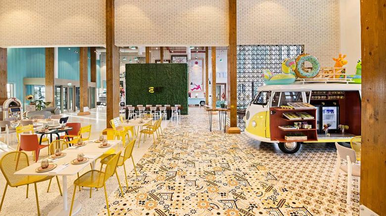 <b>Fuwairit Kite Beach, Tapestry Collection Restaurant</b>. Images powered by <a href="https://iceportal.shijigroup.com/" title="IcePortal" target="_blank">IcePortal</a>.