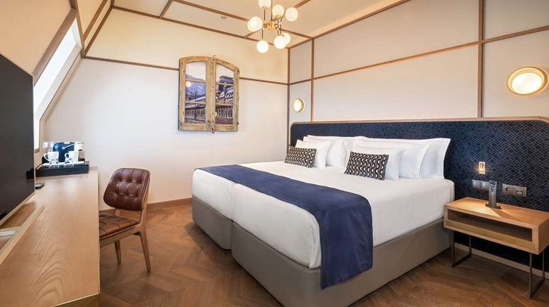 <b>Canfranc Estacion,a Royal Hideaway Hotel Room</b>. Images powered by <a href="https://iceportal.shijigroup.com/" title="IcePortal" target="_blank">IcePortal</a>.