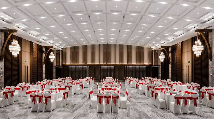 Days Hotel by Wyndham Zunyi Renhuai Meeting