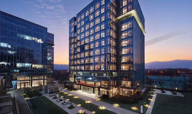 Hilton Garden Inn Beijing Haidian Exterior
