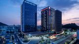Hilton Garden Inn Shenzhen Baoan Huaide Exterior