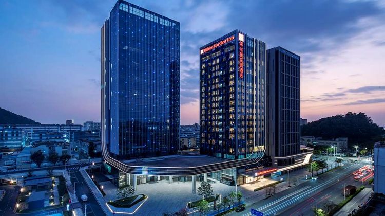Hilton Garden Inn Shenzhen Baoan Huaide Exterior