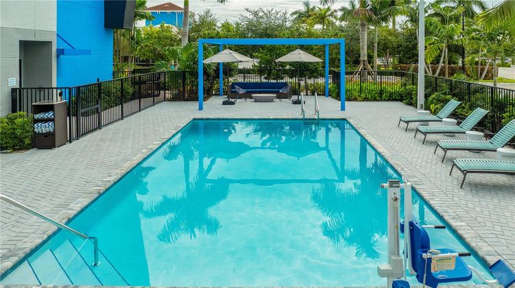 Tru by Hilton Miramar Pool
