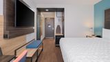 Tru by Hilton Miramar Room