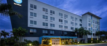 Tru by Hilton Miramar Exterior
