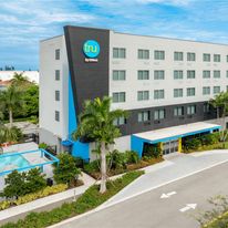 Tru by Hilton Miramar