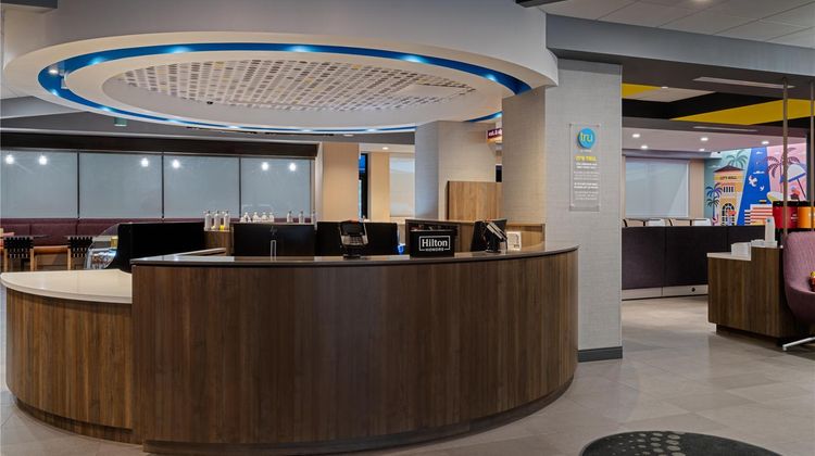 Tru by Hilton Miramar Lobby