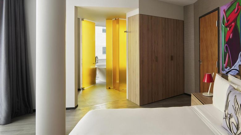 <b>Mondrian Mexico City Condesa Suite</b>. Images powered by <a href="https://iceportal.shijigroup.com/" title="IcePortal" target="_blank">IcePortal</a>.