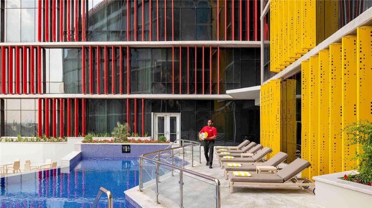Adagio Doha Pool