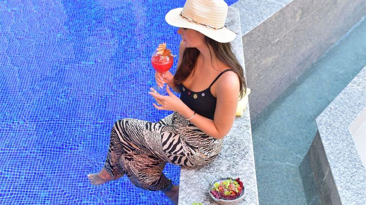 Ibis Doha Pool