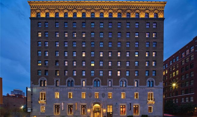 21c Museum Hotel St Louis Exterior