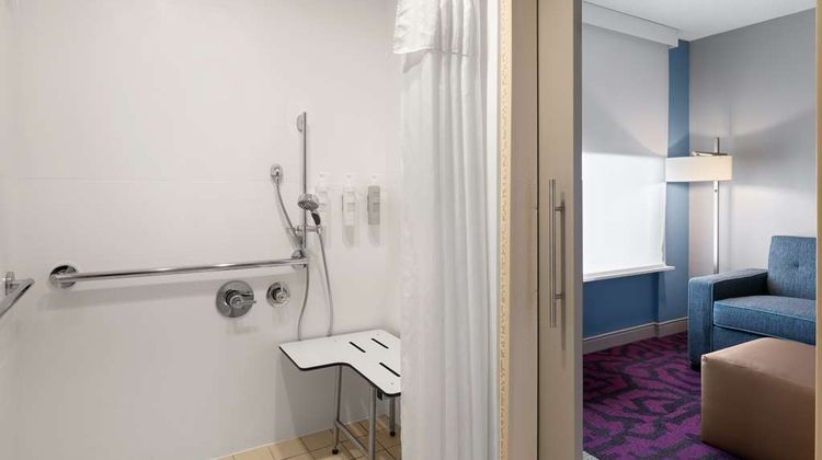 Home2 Suites by Hilton Keystone Crossing Room