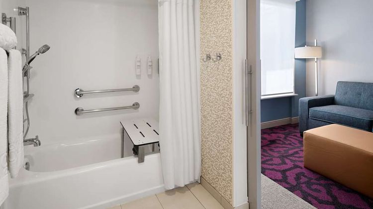 Home2 Suites by Hilton Keystone Crossing Room