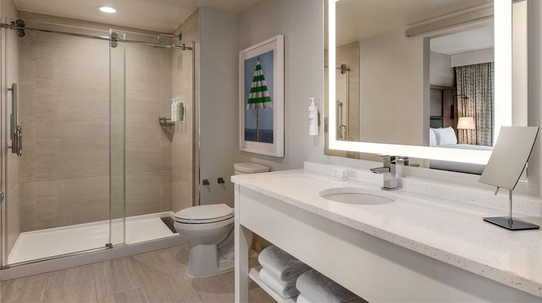 <b>Embassy Suites Panama City Beach Resort Room</b>. Images powered by <a href="https://iceportal.shijigroup.com/" title="IcePortal" target="_blank">IcePortal</a>.