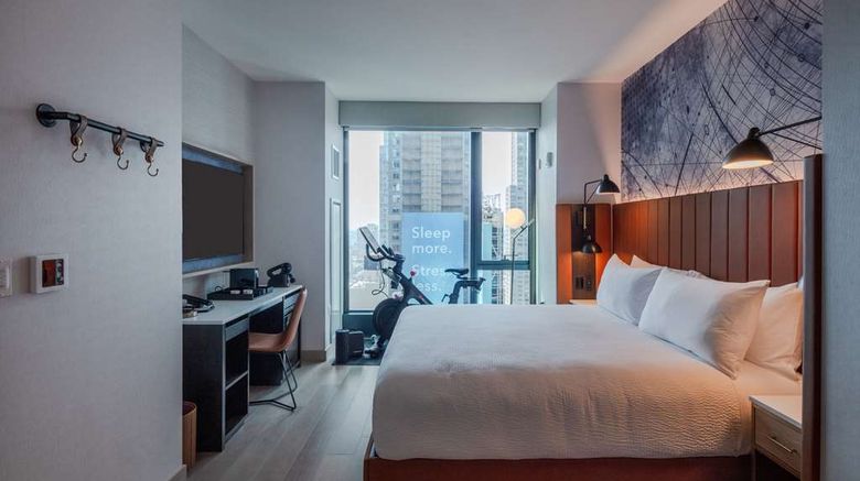 <b>Tempo by Hilton New York Times Square Room</b>. Images powered by <a href="https://iceportal.shijigroup.com/" title="IcePortal" target="_blank">IcePortal</a>.