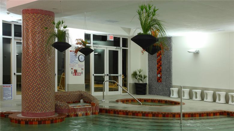 <b>DoubleTree by Hilton Bradenton Airport Pool</b>. Images powered by <a href="https://iceportal.shijigroup.com/" title="IcePortal" target="_blank">IcePortal</a>.