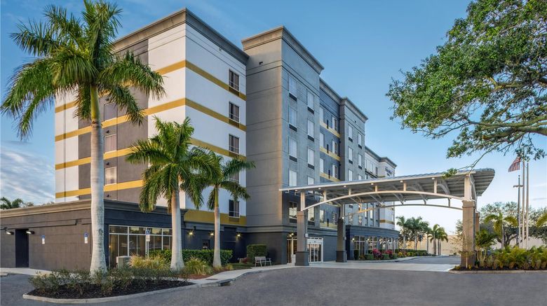 <b>DoubleTree by Hilton Bradenton Airport Exterior</b>. Images powered by <a href="https://iceportal.shijigroup.com/" title="IcePortal" target="_blank">IcePortal</a>.