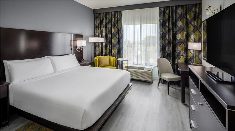 <b>DoubleTree by Hilton Bradenton Airport Room</b>. Images powered by <a href="https://iceportal.shijigroup.com/" title="IcePortal" target="_blank">IcePortal</a>.