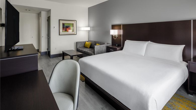 <b>DoubleTree by Hilton Bradenton Airport Room</b>. Images powered by <a href="https://iceportal.shijigroup.com/" title="IcePortal" target="_blank">IcePortal</a>.