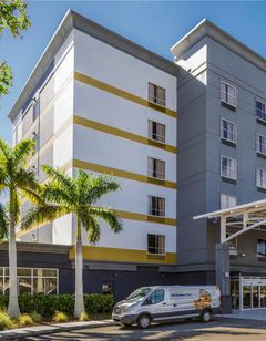 DoubleTree by Hilton Bradenton Airport