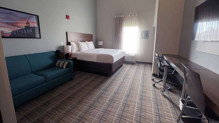 Hawthorn Suites by Wyndham Sulphur Room