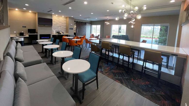<b>Hawthorn Suites by Wyndham Sulphur Lobby</b>. Images powered by <a href="https://iceportal.shijigroup.com/" title="IcePortal" target="_blank">IcePortal</a>.