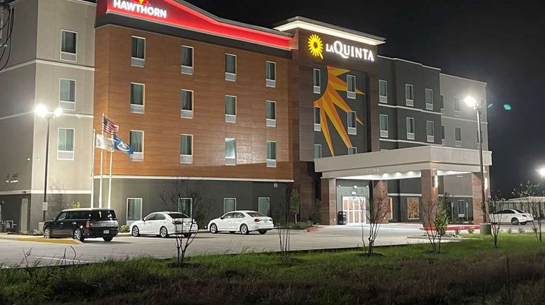<b>Hawthorn Suites by Wyndham Sulphur Exterior</b>. Images powered by <a href="https://iceportal.shijigroup.com/" title="IcePortal" target="_blank">IcePortal</a>.