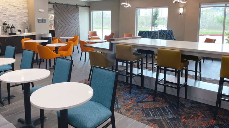 Hawthorn Suites by Wyndham Sulphur Lobby