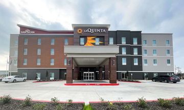 Hawthorn Suites by Wyndham Sulphur